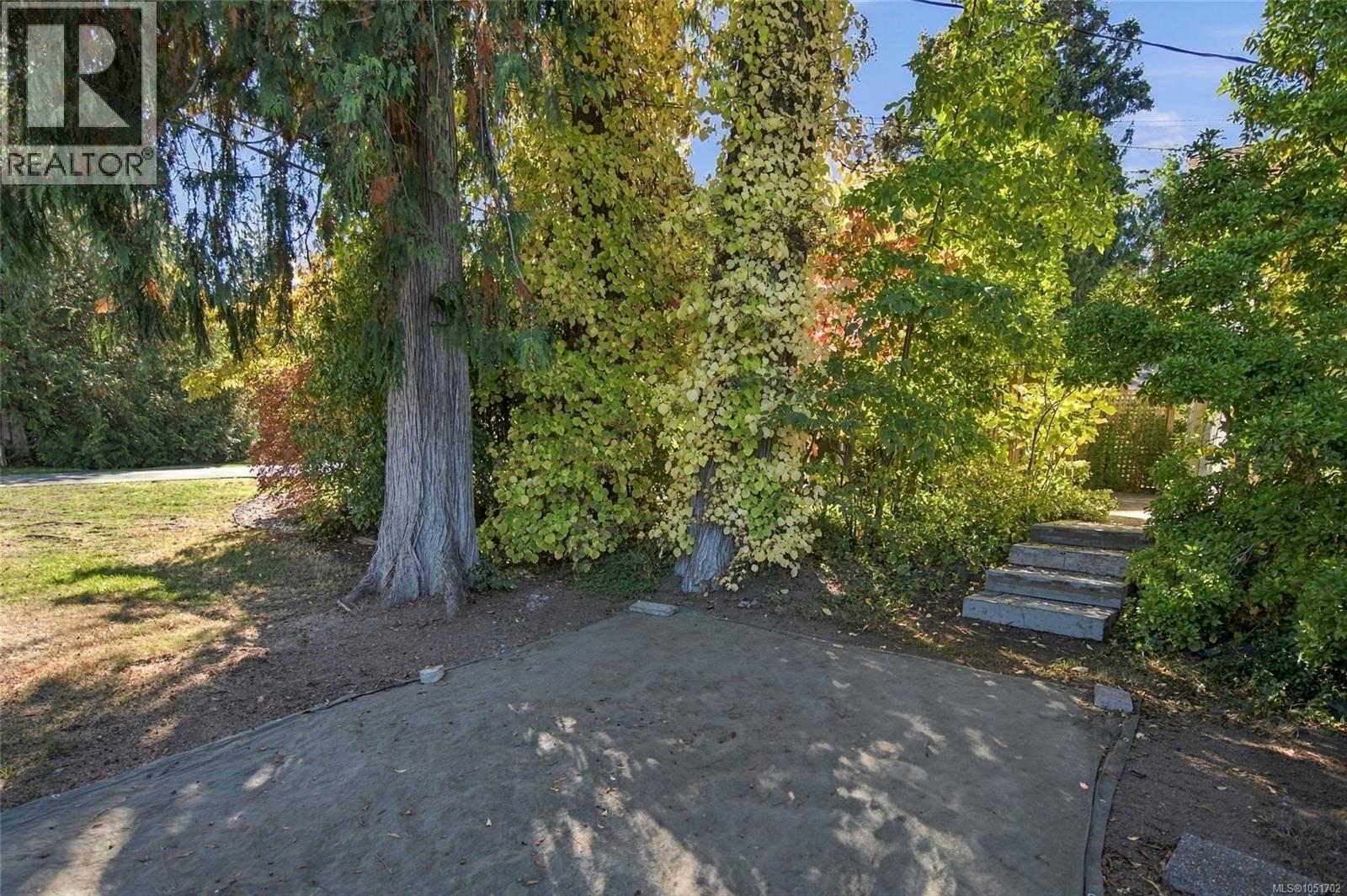 1061 Harlequin Rd - 40