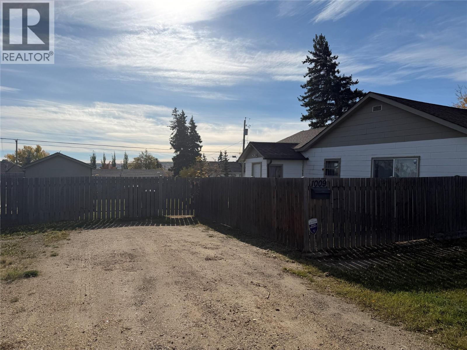 1009 95 Avenue, Dawson Creek - Image 1