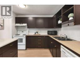 305, 550 Westwood Drive SW - photo 4