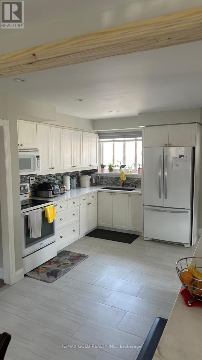 54 Alexander Street — photo 7