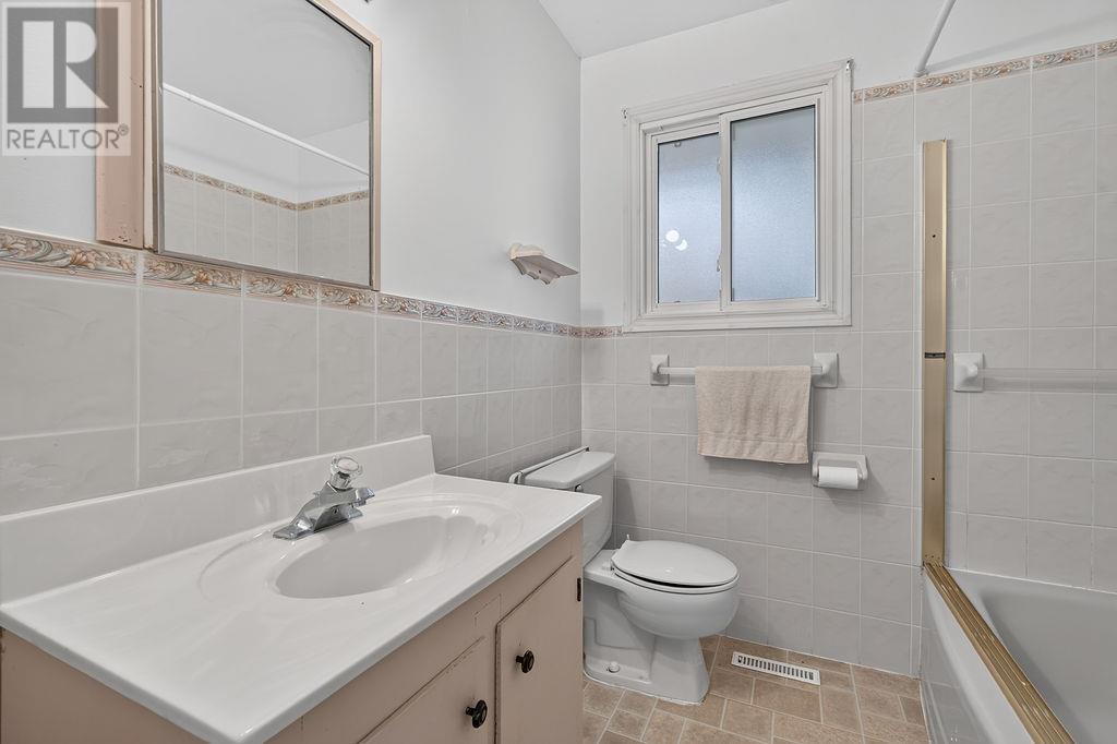 19 Sharon Cres — photo 14
