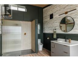 128-130 Cove Road thumbnail 32