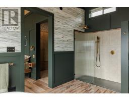 128-130 Cove Road thumbnail 33