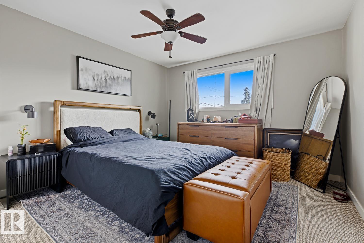 4727 105 ST NW - 20