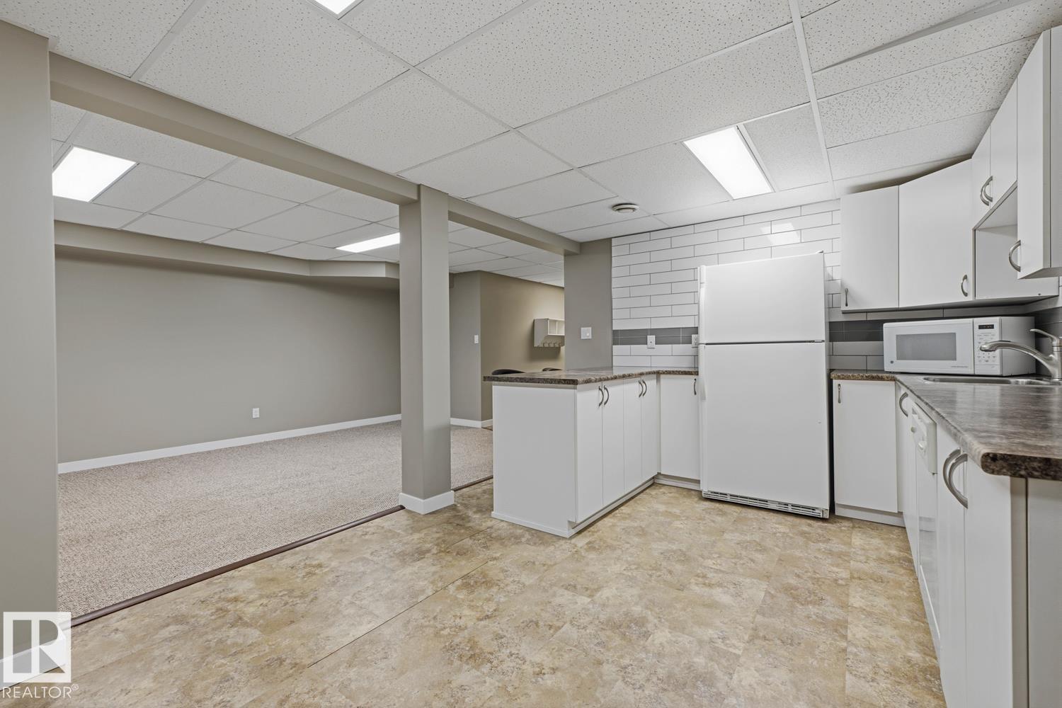 4727 105 ST NW - 30