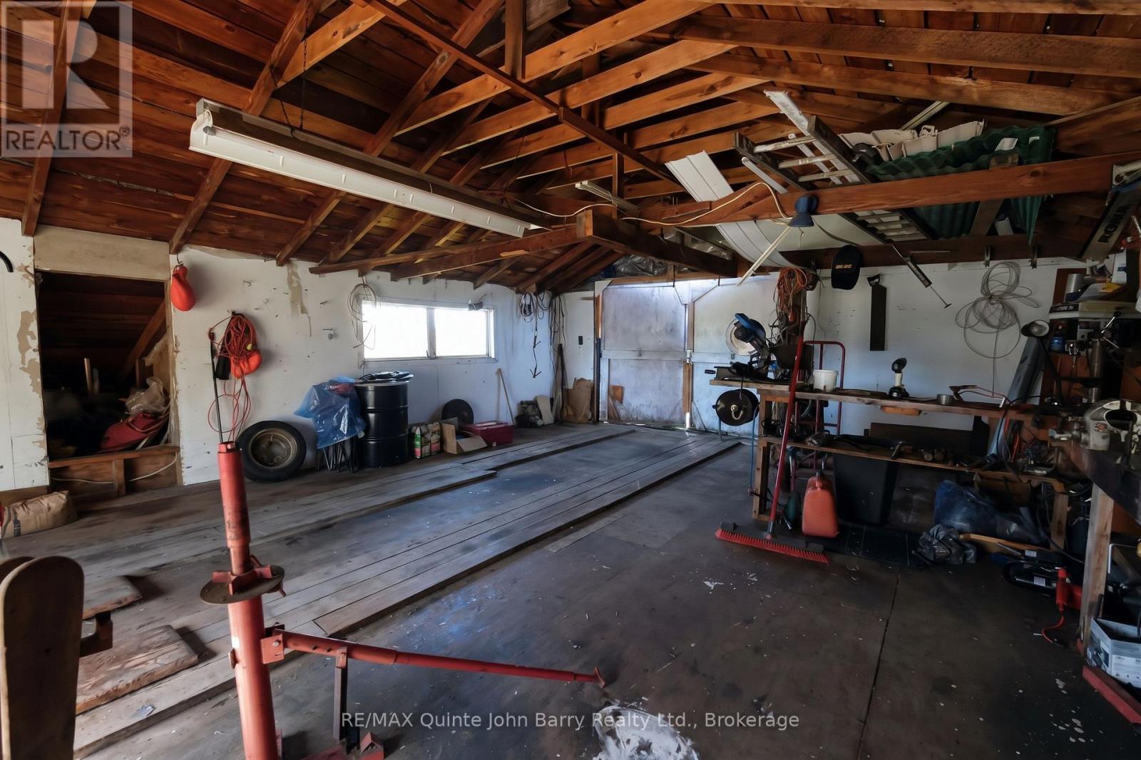 190 Downs Road — photo 28