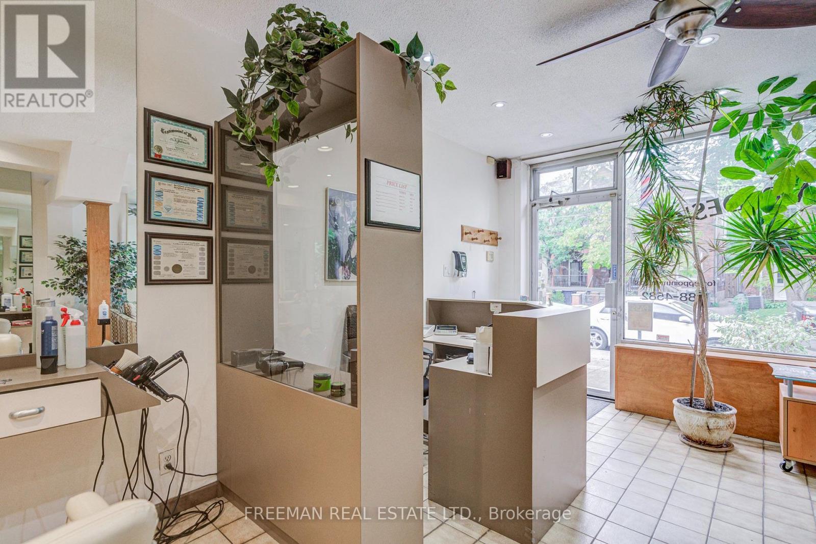 492 Manning Avenue — photo 17