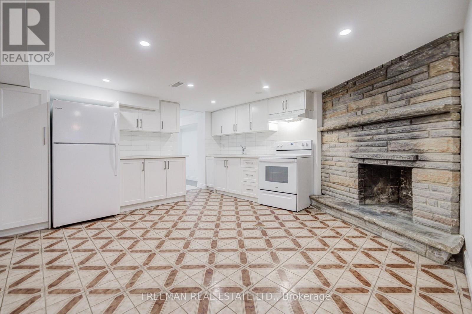 492 Manning Avenue — photo 34