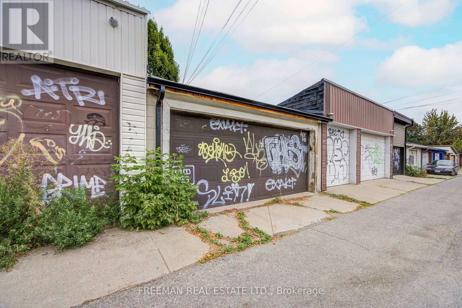 492 Manning Avenue — photo 41