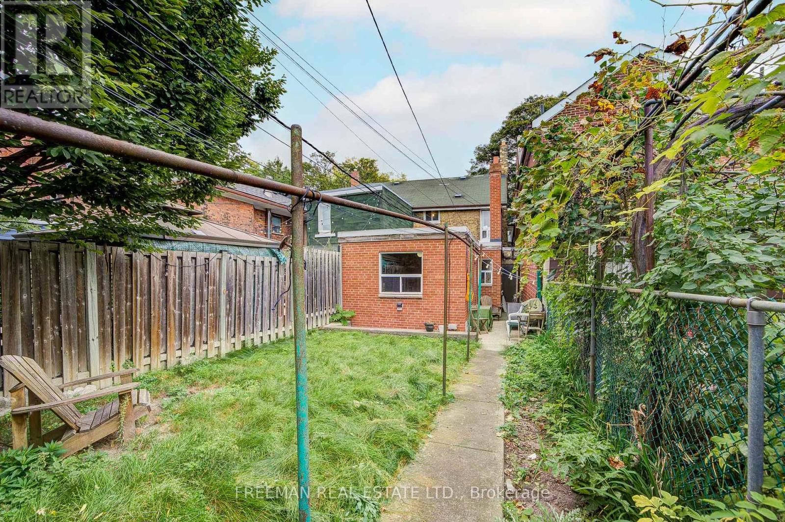 492 Manning Avenue — photo 45