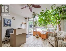492 Manning Avenue, Toronto, ON M6G2V7 Photo 10