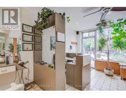 492 Manning Avenue, Toronto, ON M6G2V7 Photo 17
