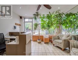 492 Manning Avenue, Toronto, ON M6G2V7 Photo 9
