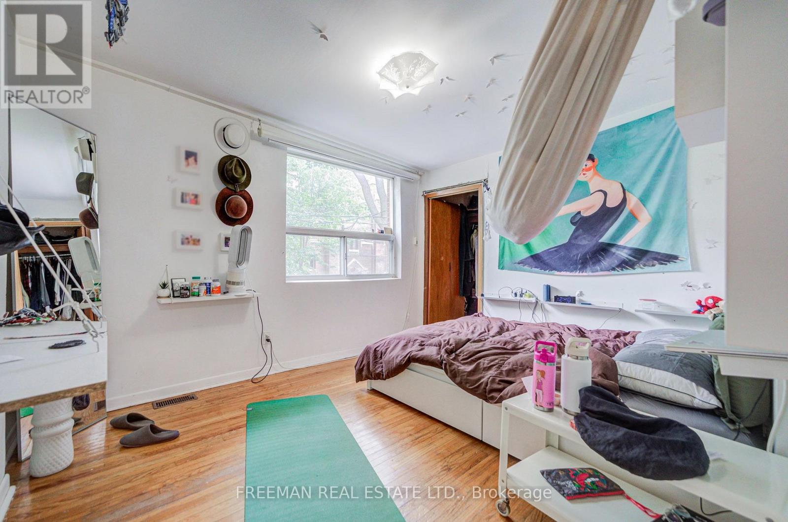 492 MANNING AVENUE - 26