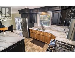 38 Red Maple Court, photo 10