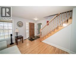 38 Red Maple Court, photo 3