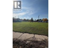 741 & 751 1st Avenue, Zenon Park, SK S0E1W0 Photo 7