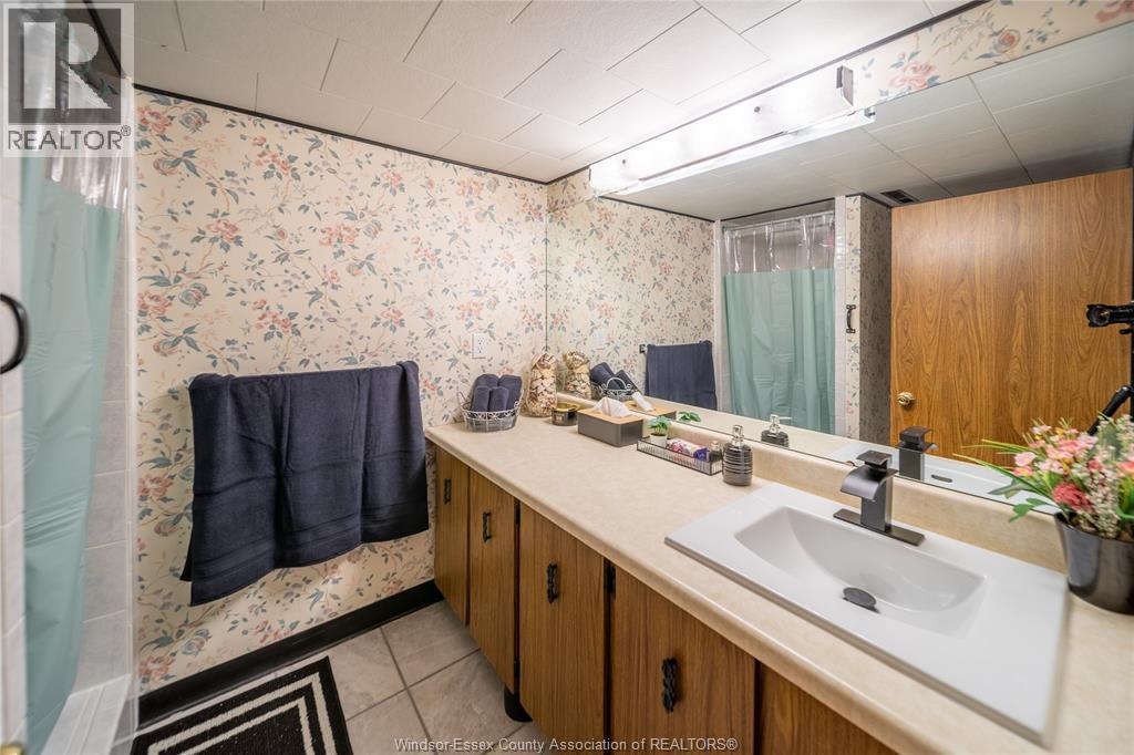 4369 ASHFIELD CRESCENT - 26