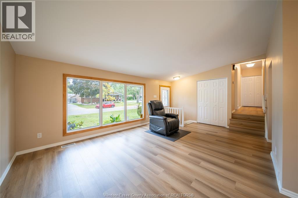 4369 ASHFIELD CRESCENT - 7