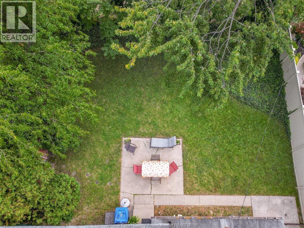 4369 Ashfield Crescent — photo 35