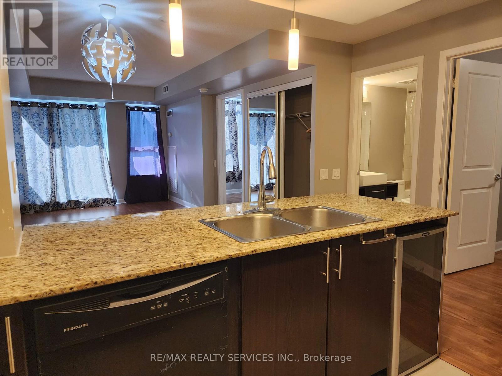 190 Borough Drive — photo 10