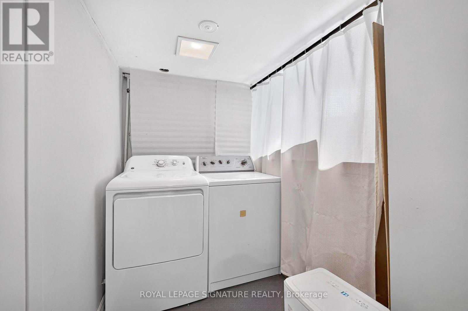 387 Leslie Street — photo 16