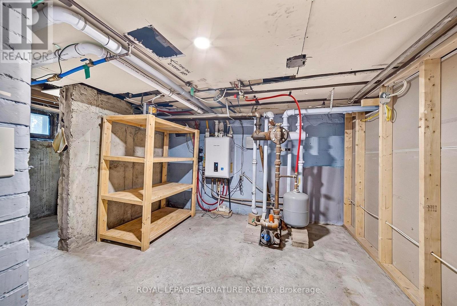 387 Leslie Street — photo 17