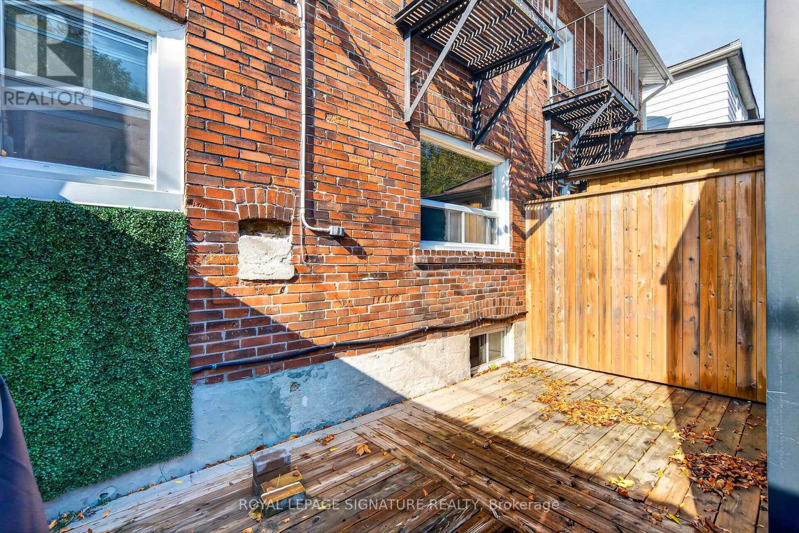 387 Leslie Street — photo 18