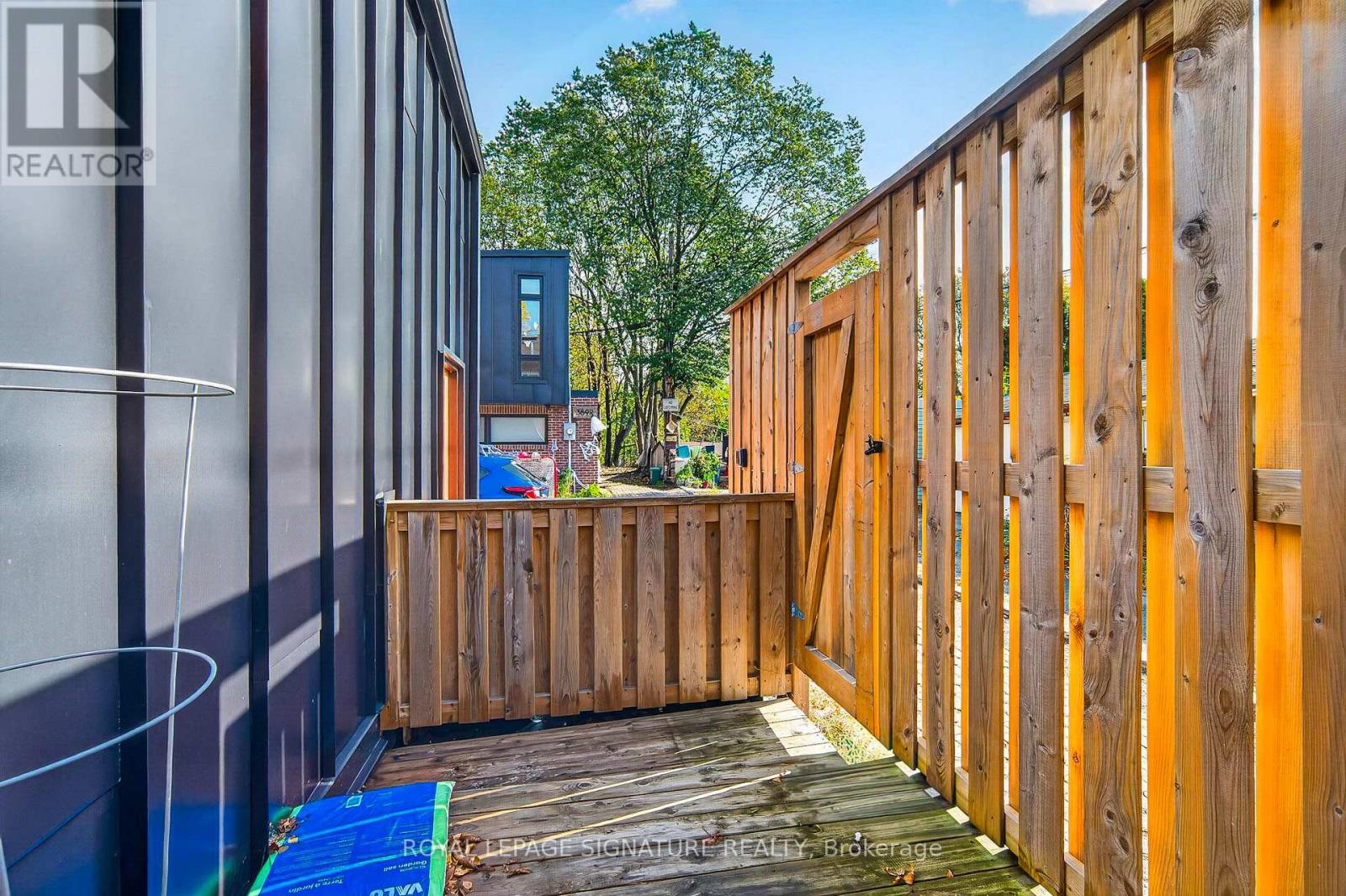 387 Leslie Street — photo 19