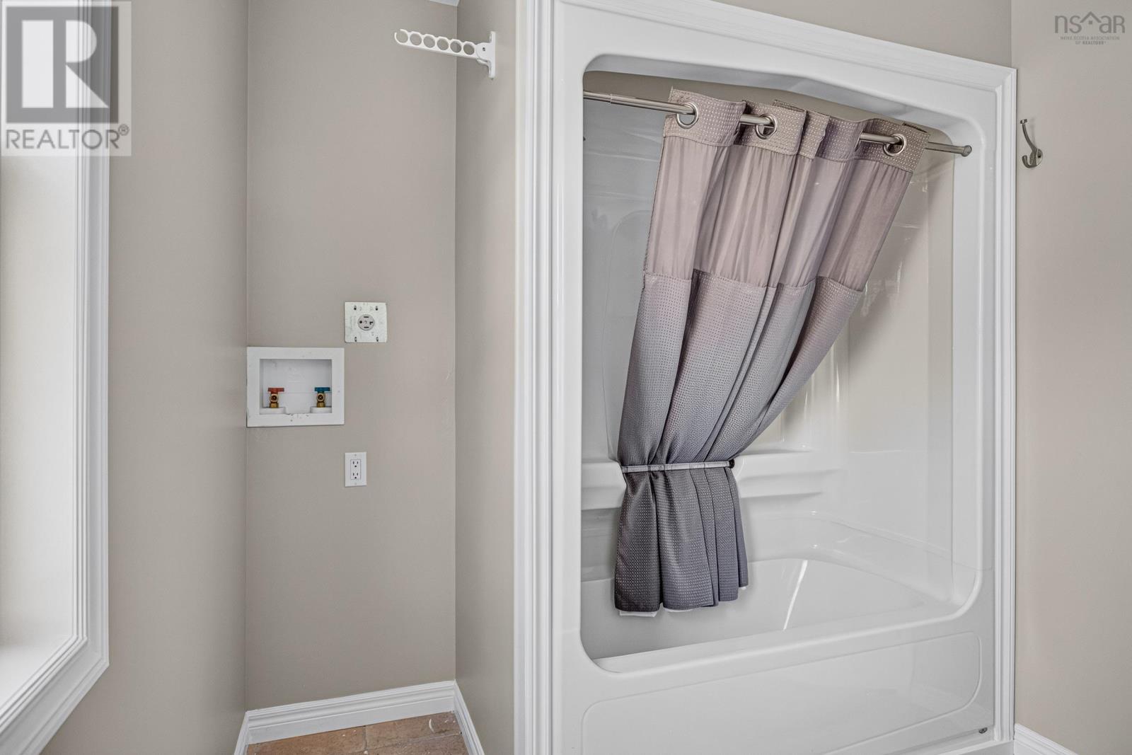 12 Buchanan Avenue - 23