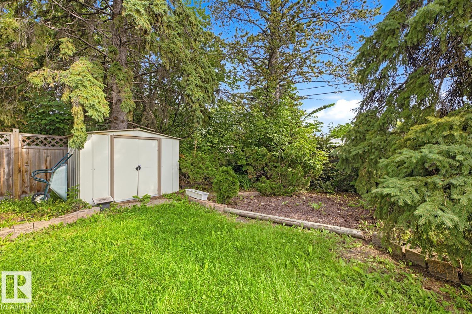 12115 141 ST NW - 21