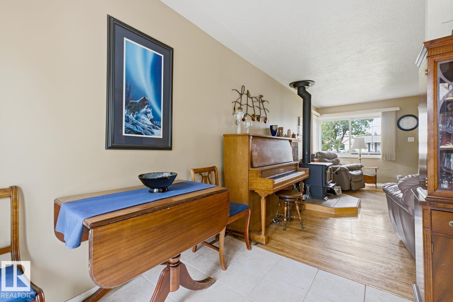 12115 141 ST NW - 40
