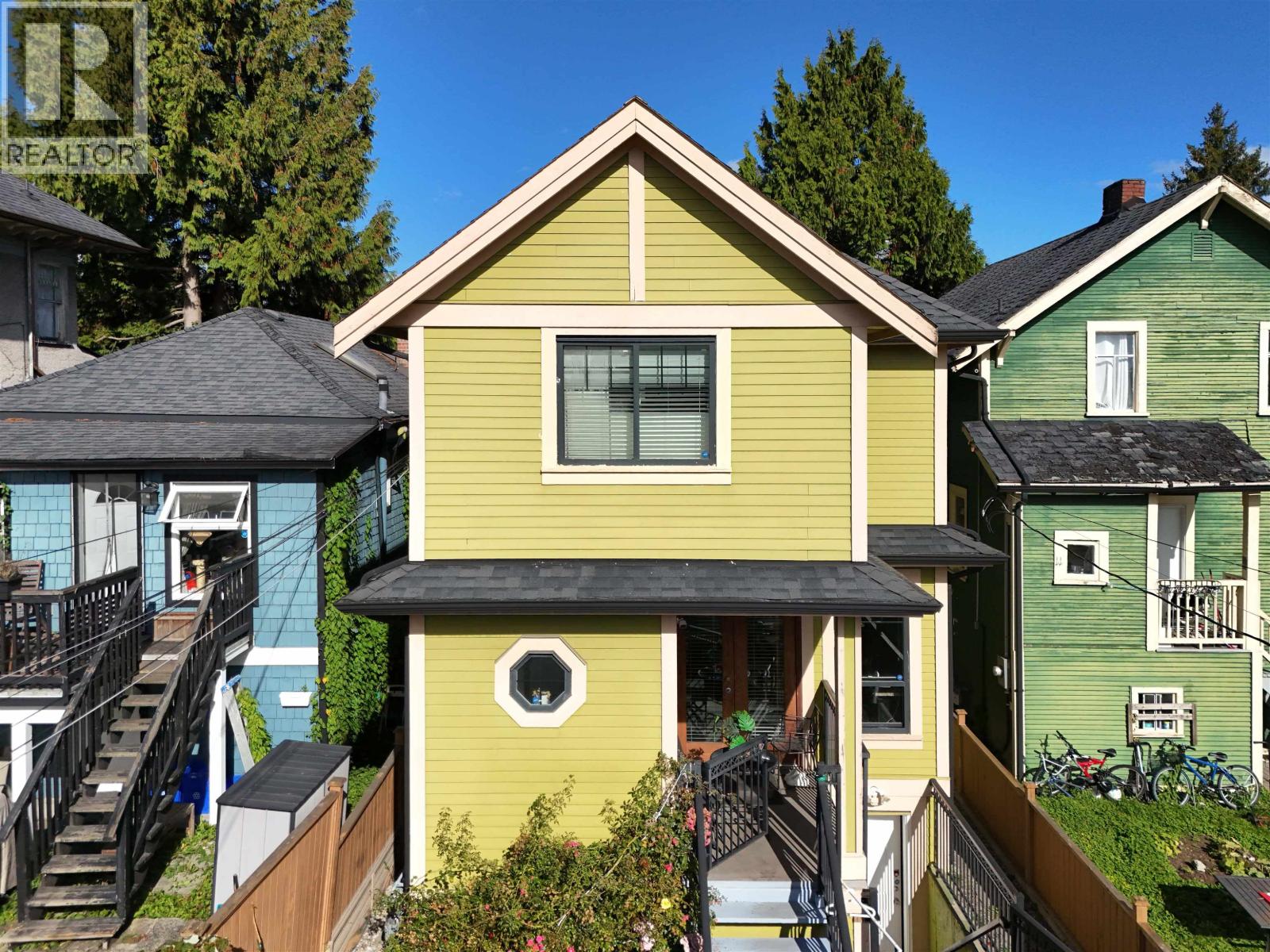 1124 E 12TH AVENUE