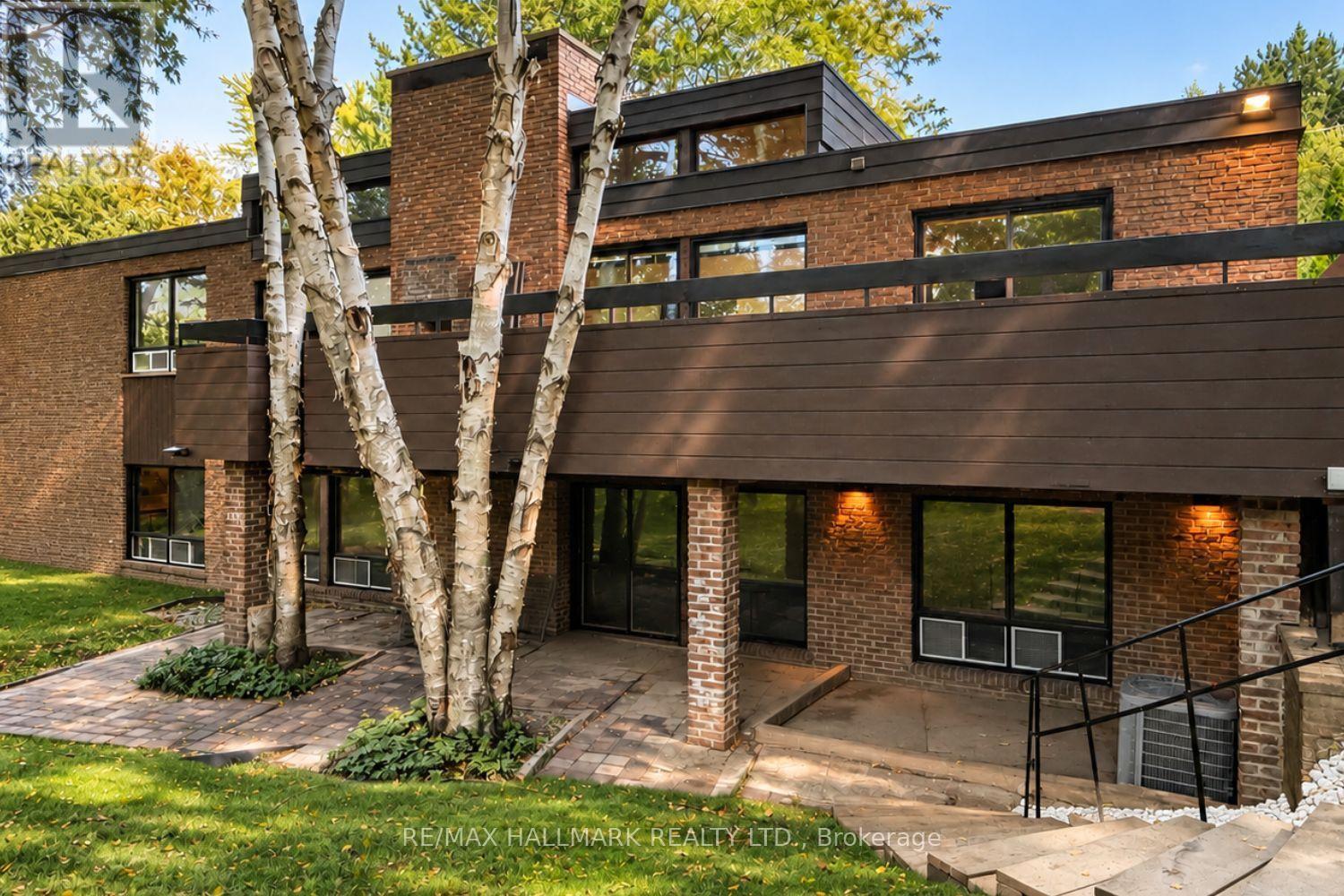 16 Royal Oak Drive — photo 38