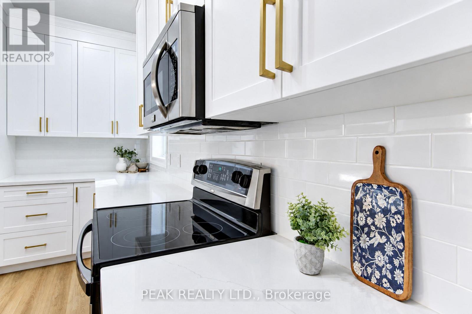 12 JOHN STREET W - 13