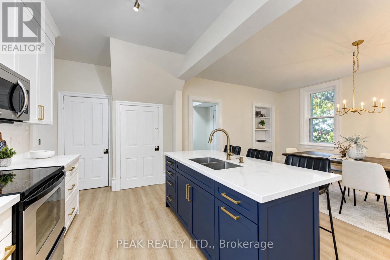12 JOHN STREET W - 14