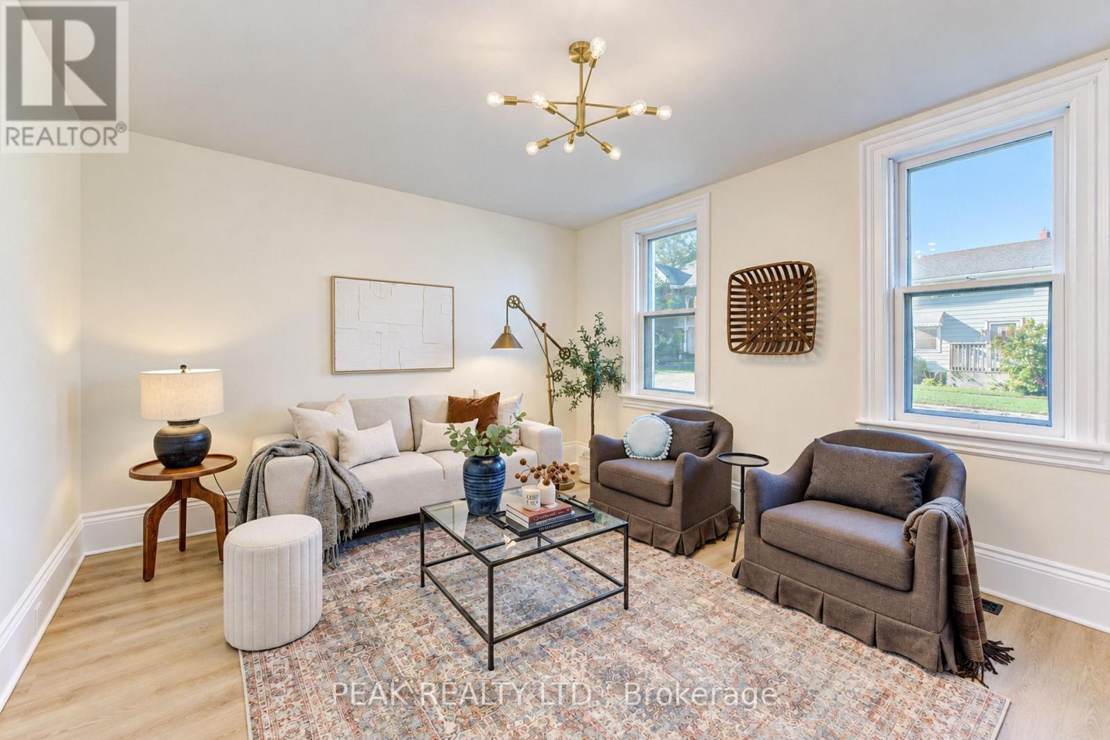12 JOHN STREET W - 18
