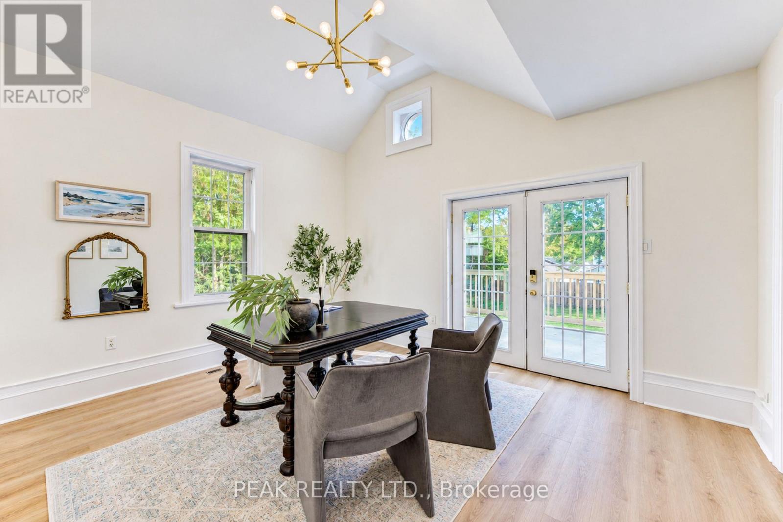 12 JOHN STREET W - 21
