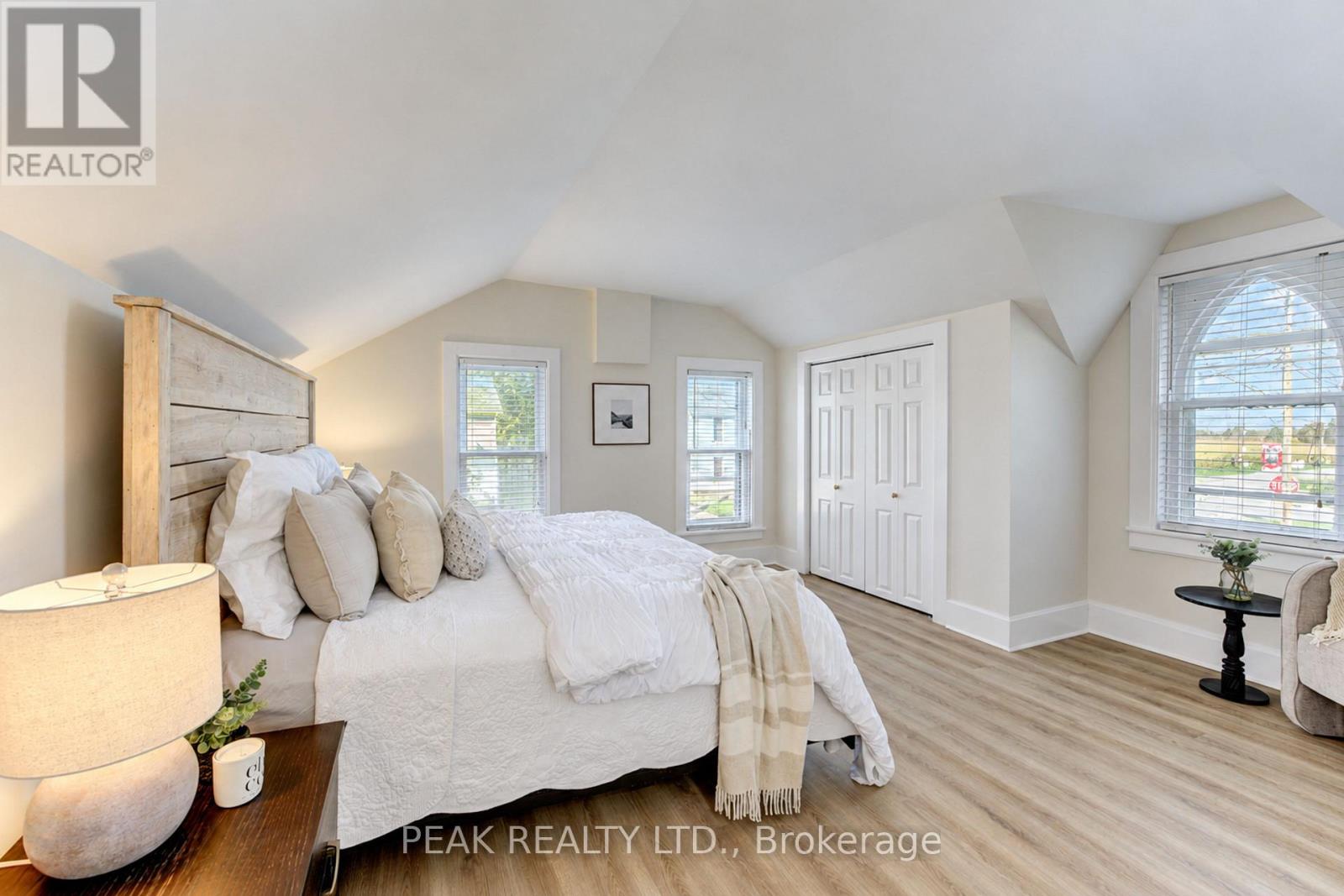 12 JOHN STREET W - 24