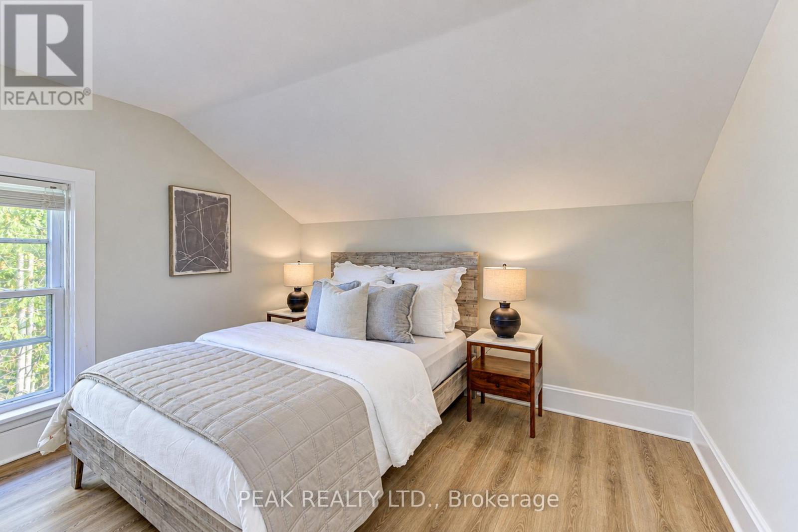 12 JOHN STREET W - 27