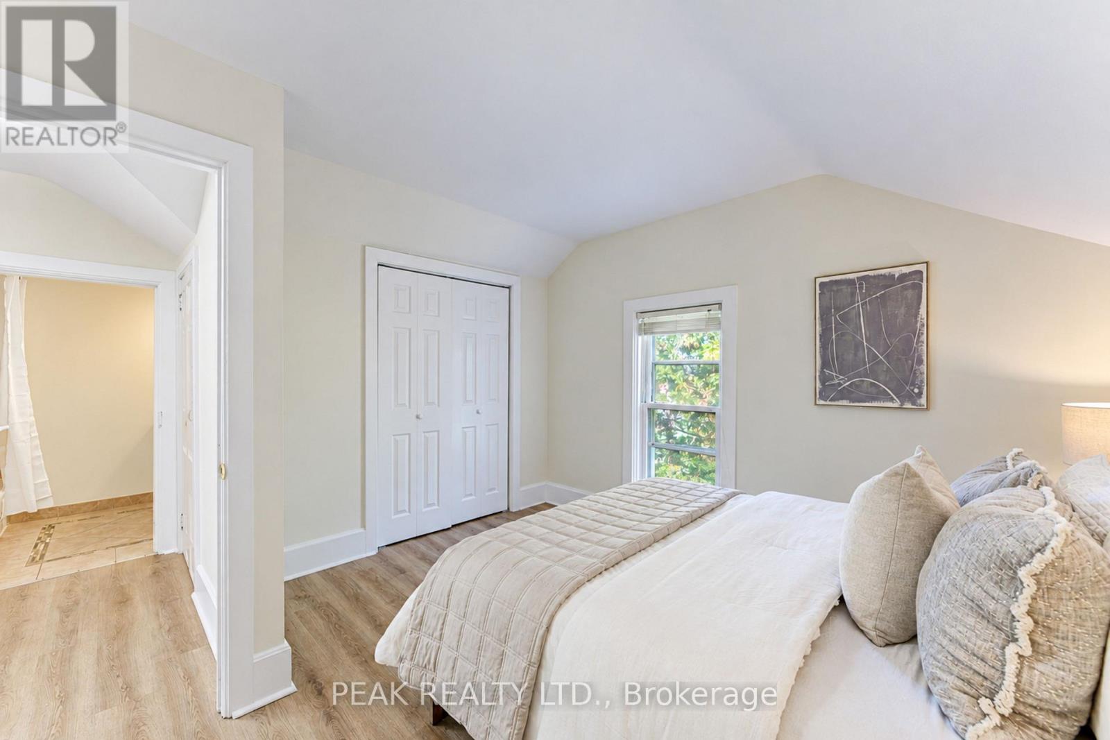 12 JOHN STREET W - 28