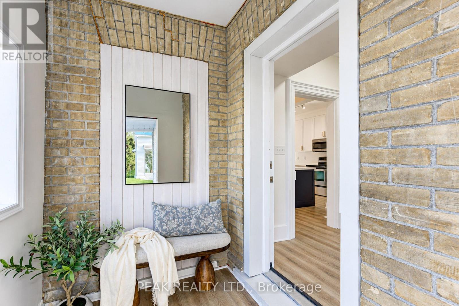 12 JOHN STREET W - 4