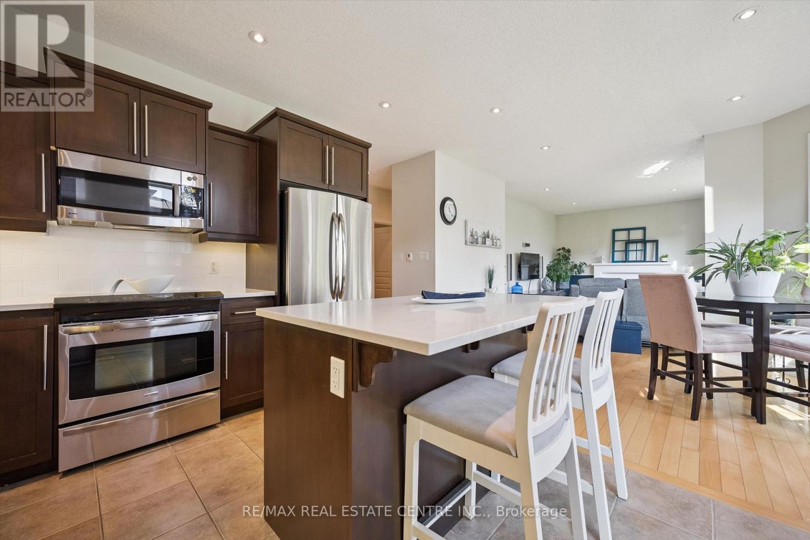 25 HUNSBERGER DRIVE - 10