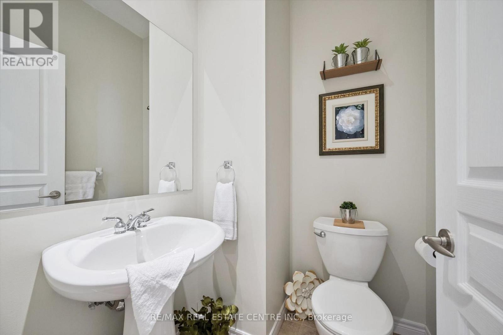 25 HUNSBERGER DRIVE - 12