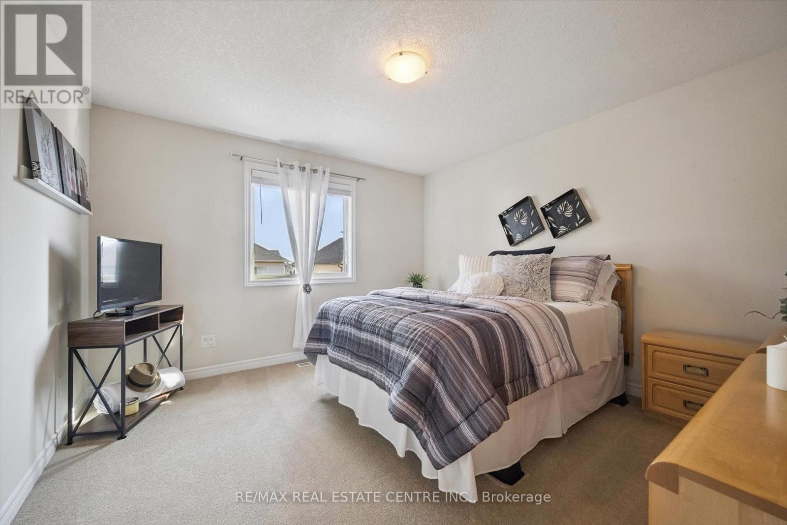 25 HUNSBERGER DRIVE - 15