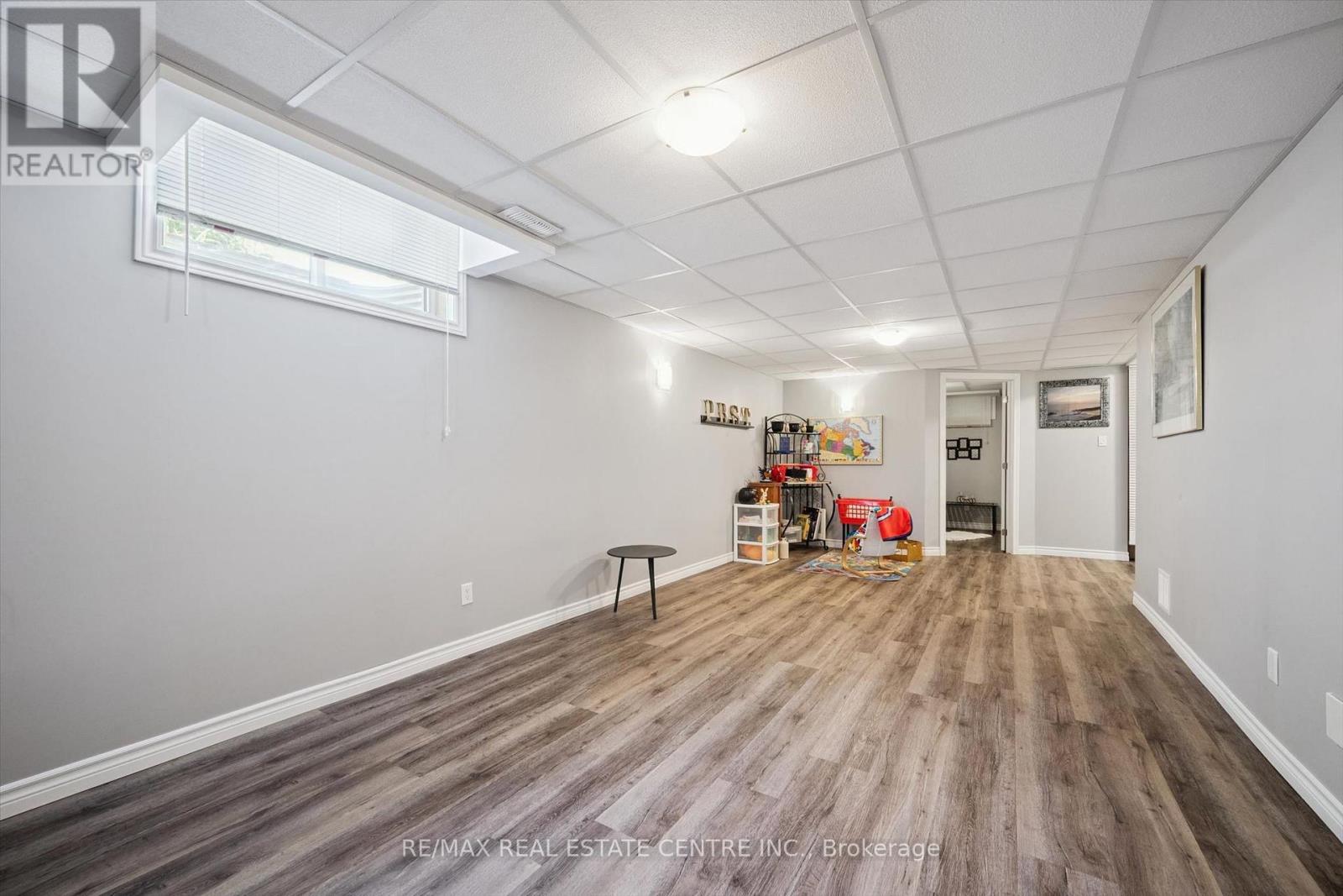 25 HUNSBERGER DRIVE - 19