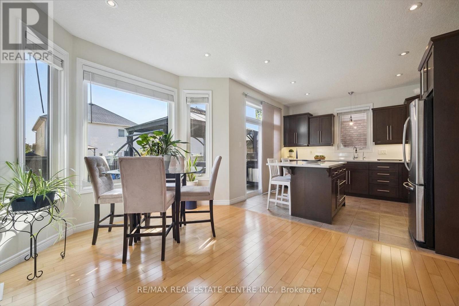 25 HUNSBERGER DRIVE - 6