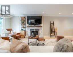 5pc Ensuite bath - 2064 Trillium Court, Burlington, ON L7M2S6 Photo 10