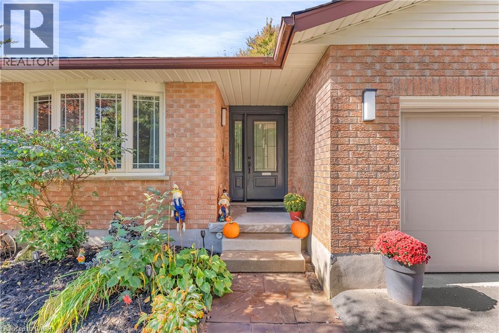 103 WESTVIEW Crescent — photo 3
