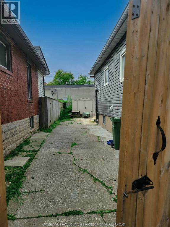 561 Josephine — photo 11